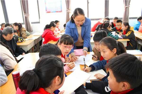 [嵩阳办] 深入课堂抓教研 指导教师促发展