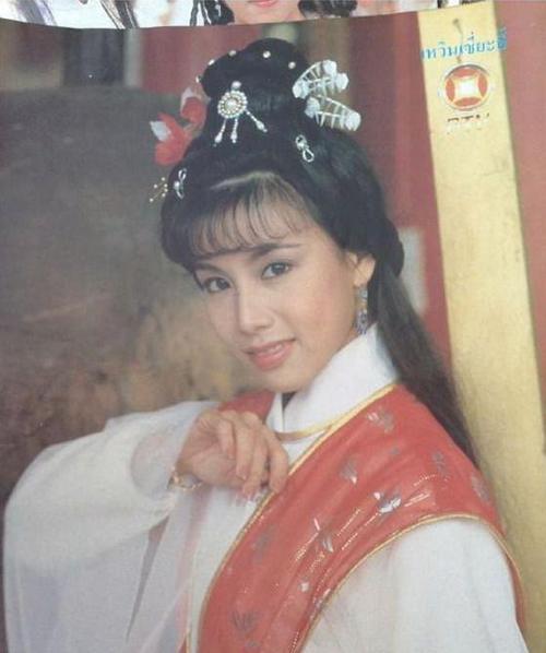 文雪儿近照曝光!59岁仍美艳动人,曾和张国荣是最佳荧幕情侣