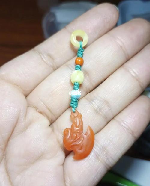 文玩侧挂_文玩_南红_蜜蜡_绿松石_面包_兴趣爱好_兴趣