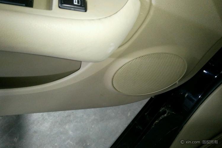 日产轩逸司机门音响喇叭