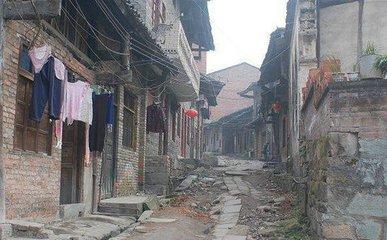 湖尾的中河,后河交汇冲积扇里,罗家坝,张家坝同在普光镇进化村台坝上