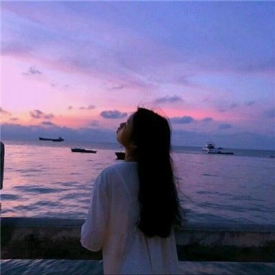 唯美意境的微信女生背影头像下载