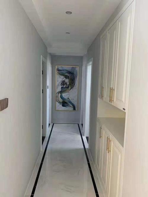 砸21万装修的新房,朋友说地砖上档次,我认为电视墙和走廊柜最赞