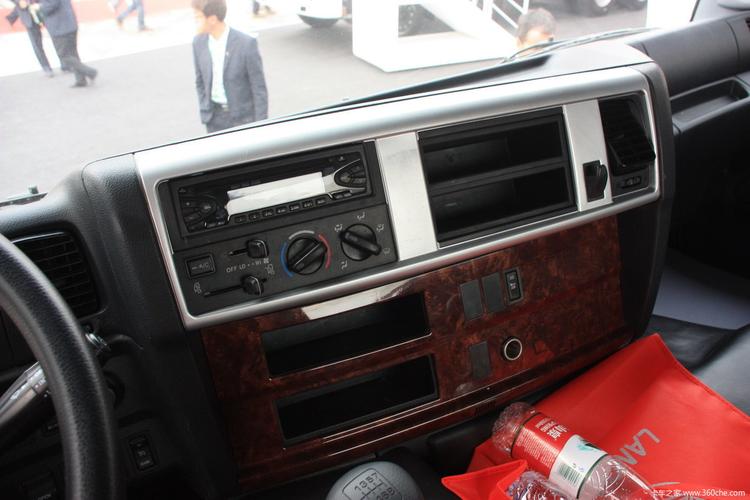 广汽日野700系列牵引车