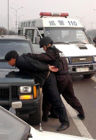 图文金融运钞车防抢劫演练