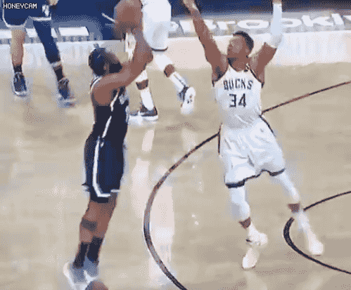 领先3分哈登险被字母哥垫脚抢七大战火爆双巨头单节17分