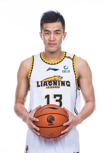 辽篮头号人气球星郭艾伦拍摄写真,迎接cba新赛季