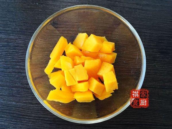 养鸡蛋) 牛奶:150克 淡奶油:200毫升 糖粉:60克 低筋面粉:15克 芒果粒