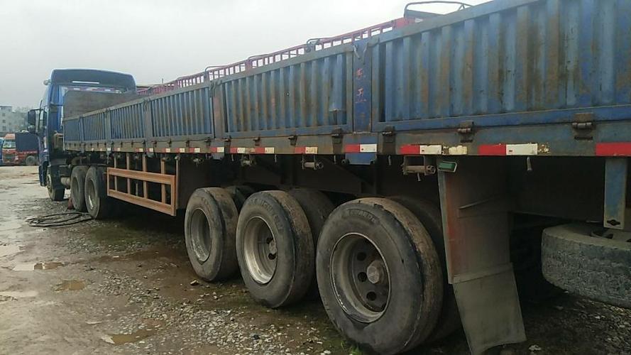 玉林2014年4月欧曼二拖三半挂车蓝色手动挡