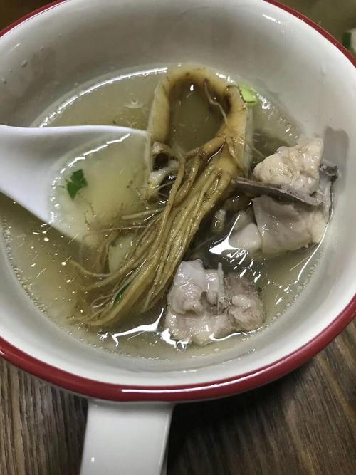 人参炖鸡汤