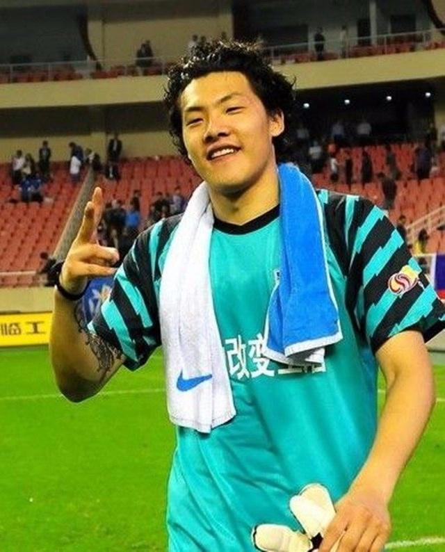 中国最有个性门将 王大雷发型专题