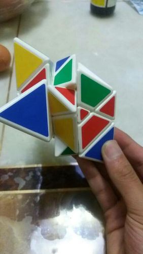 求如何将金字塔魔方还原回金字塔形状