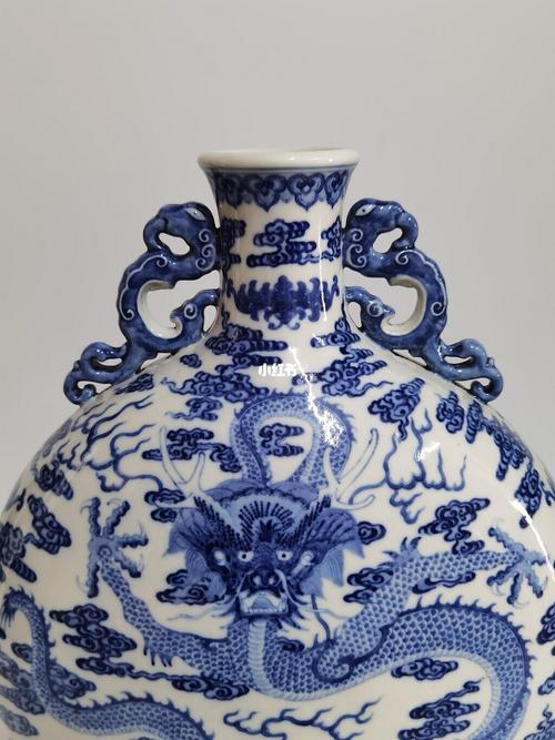 清代乾隆青花正面龙纹双耳扁瓶_古玩_古玩收藏_兴趣爱好_兴趣爱好其他