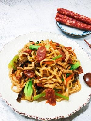 好吃到舔盘的"豪华版"腊肠炒面