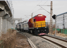 总体介绍:hxn5b型大功率交流传动调车内燃机车装用r12v280zj型柴油机