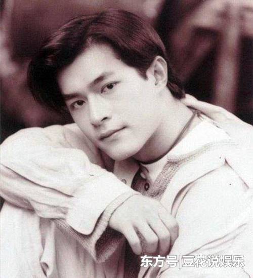 90年代的复古三七分发型,古天乐高颜值完爆当红小鲜肉