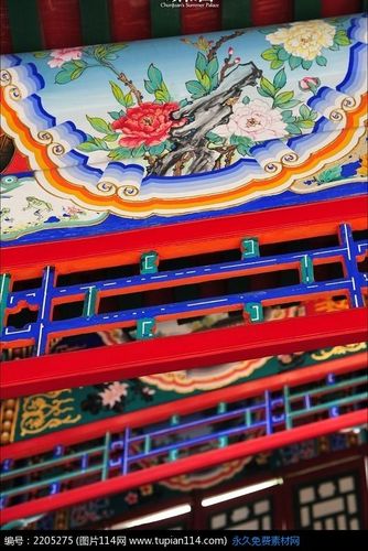 画有美丽图案的屋子房梁 精美雕梁