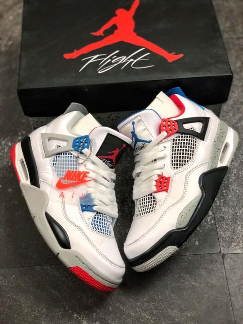 绝美鸳鸯红蓝配色!aj4"what the"细节测评鉴赏,值得入手吗?