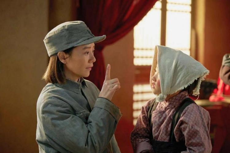 影视革命历史剧啊摇篮开播海清演绎史上最难带娃