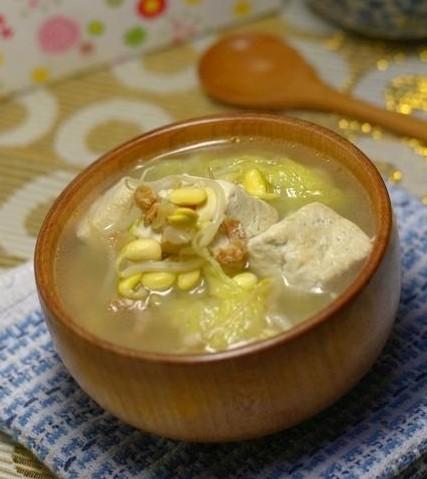 黄豆芽豆腐汤