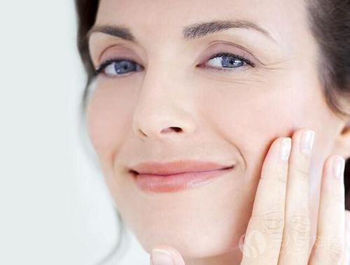 眼睛下面细纹能去掉吗 去皱纹好的方法是什么_新浪青岛_新浪网