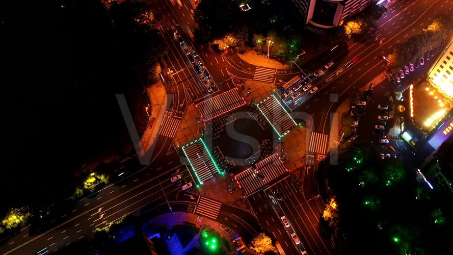 十字路口夜景延时摄影