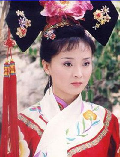 她跟周迅同年生,还曾演过「还珠格格」的重要角色,没想到差点成为周迅