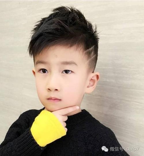 儿童刻痕帅气发型图片