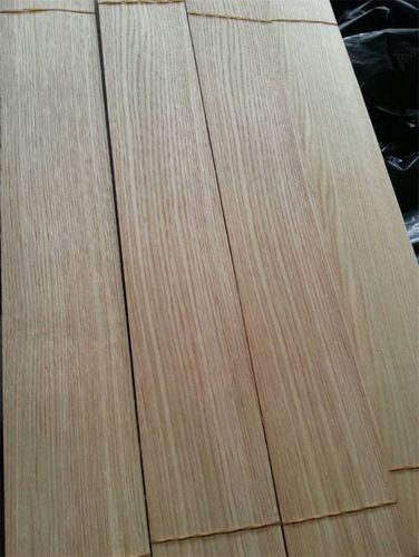 产品名称:白橡木皮 产      地:美洲 北美 规      格:930*135 厚