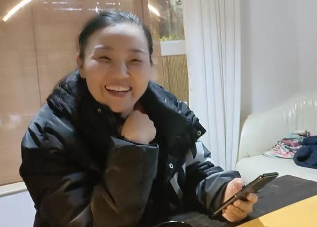 孙卓被找回后妈妈穿他外套直播孙卓对母亲的一声称呼惹人泪目