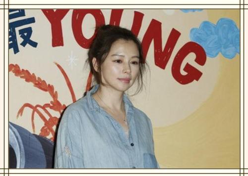 《爱笑的眼睛》这首歌一直以来都是小编歌单里最喜欢的歌曲,拥有曲折