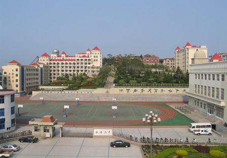  p>威海二中是 a href="#">威海市 /a>教育局直属重点高级中学,始建于