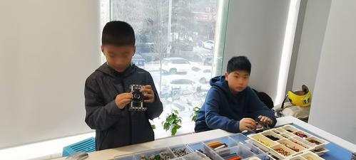 宋子墨 2021.1.10 ev3高段——发牌器