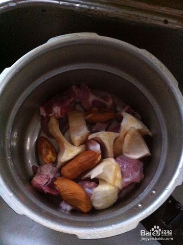 榴莲核可以炖排骨