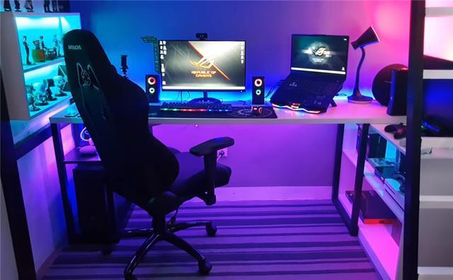 牛人把6㎡卧室改成游戏房加装rgb灯和主机区有那味儿了