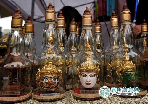 泰国节上的工艺品 都市时报记者 张悦