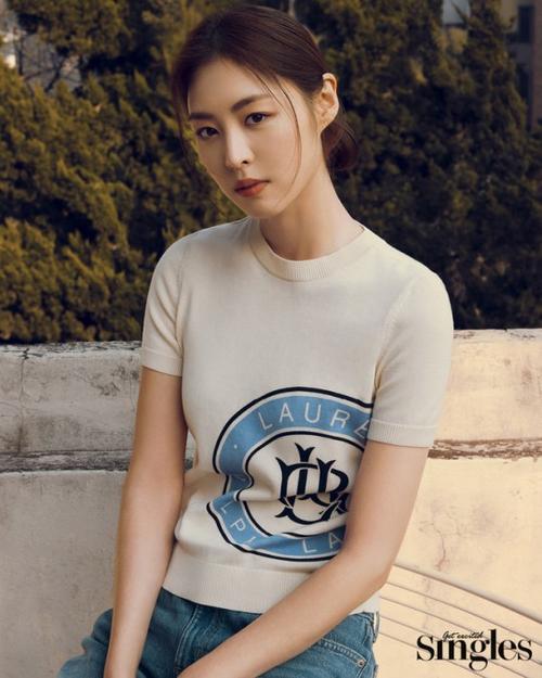 韩国女艺人李沇熹最新杂志写真曝光