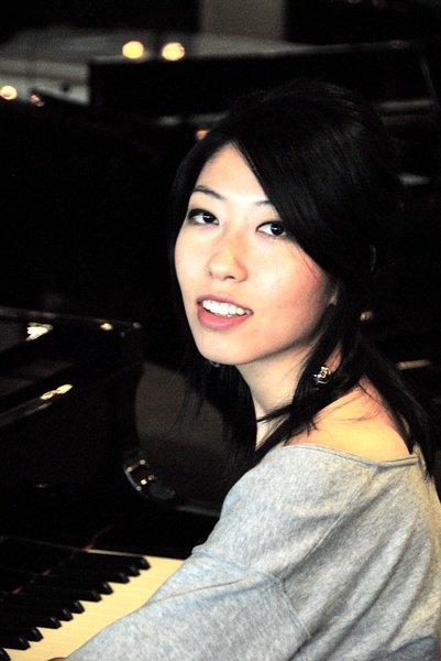 曲婉婷exo抢占新人盛典舞台海内外新势力正面交锋
