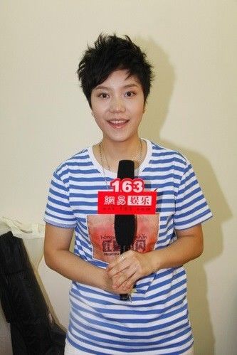 李霄云非中国籍惨遭禁唱 只能鞠躬不能开口唱歌