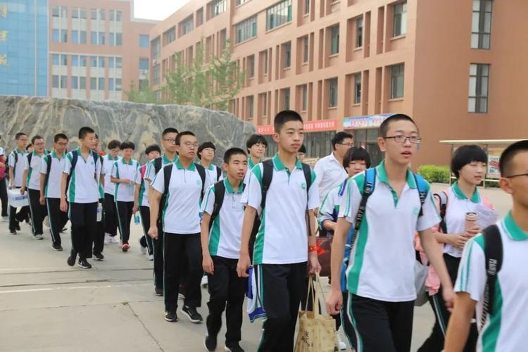 十年寒窗苦读书 今朝出鞘展锋芒——武安西苑中学中考