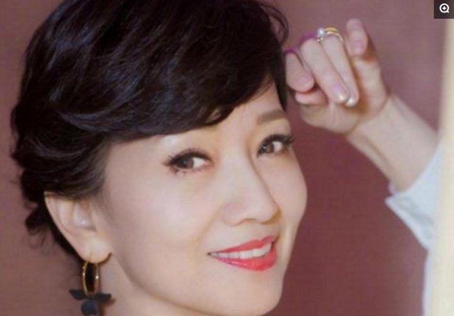 赵雅芝卸妆后,刘晓庆卸妆后,巩俐卸妆后,网友:差别不是一般大