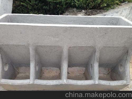 厂家热销水泥小猪补料槽(四孔) 水泥料槽【大康牧业】
