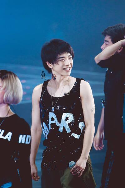 2016 华晨宇火星演唱会 精美壁纸