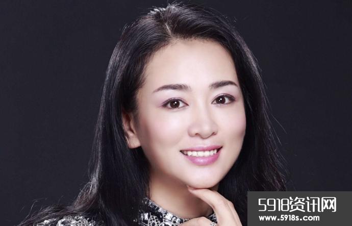 涓子老公吴健 演员涓子漂亮不红却被传出与老公关系不和