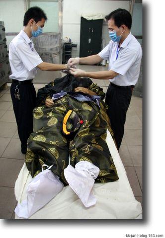 殡仪馆--遗体化妆师"8小时"内外