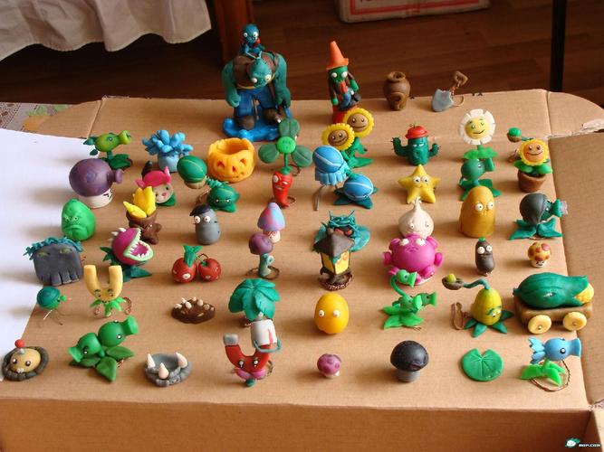 牛人用橡皮泥捏出植物大战僵尸的所有植物