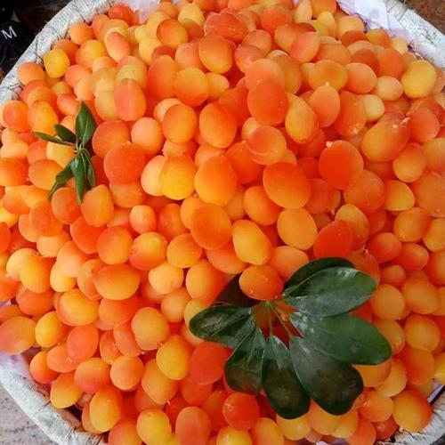 问了一下挑卖的小贩,小贩一口咬定这是一种 当季新鲜水果,新品种,美国