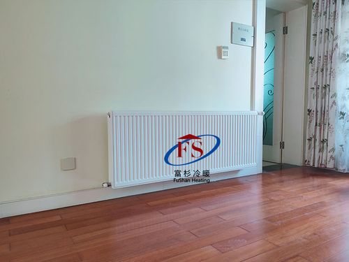 上海嘉定区叶城路爱丽舍花园别墅家装墙暖明装水暖气片安装