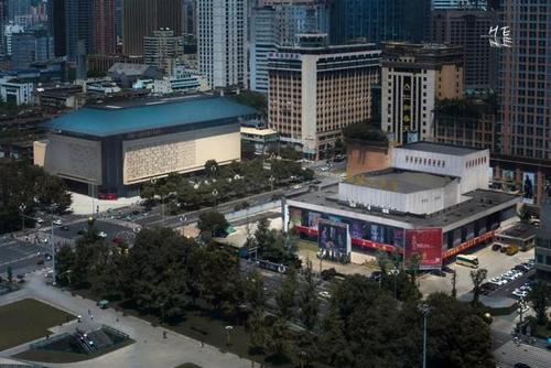 20位摄影师眼中成都的"变"与"不变"  2019年8月 刚建成的四川大剧院与