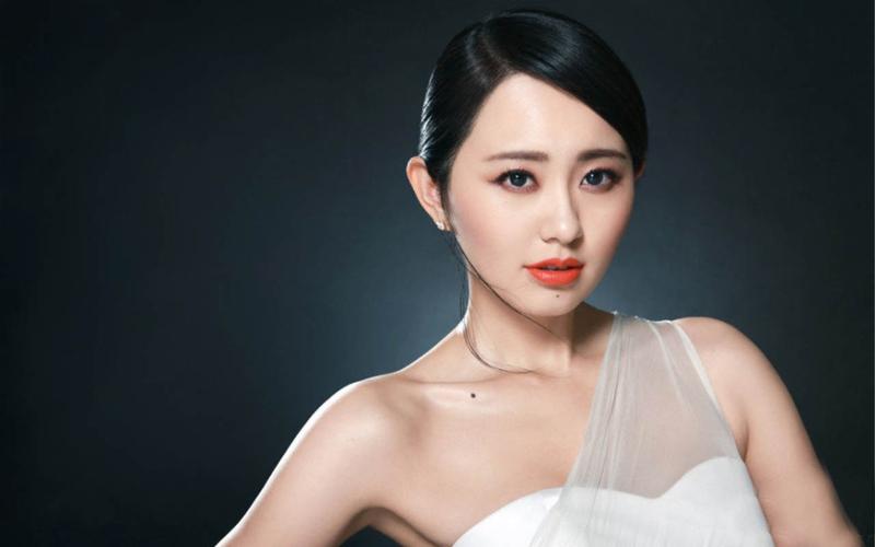 电脑壁纸 明星 大陆明星 田螺姑娘孙耀琦俏皮写真